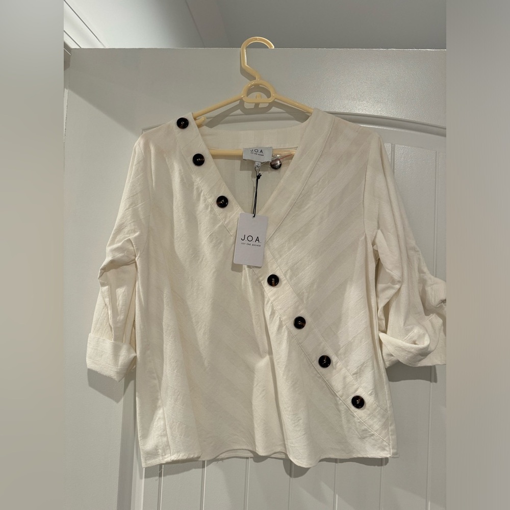 White mid sleeve top